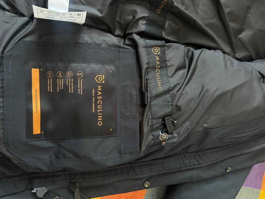 Продаю зимнюю куртку