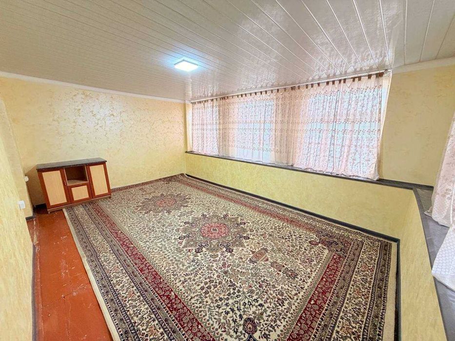 Продаётся 2х передел в 3х комн квартира на 1 этаже Горгаз Кафе Бахор