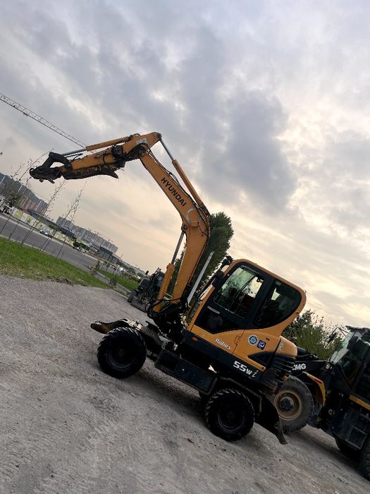 Экскаватор хундай 55 талик сотилади 2013 йил .ишлаши ало даражада.