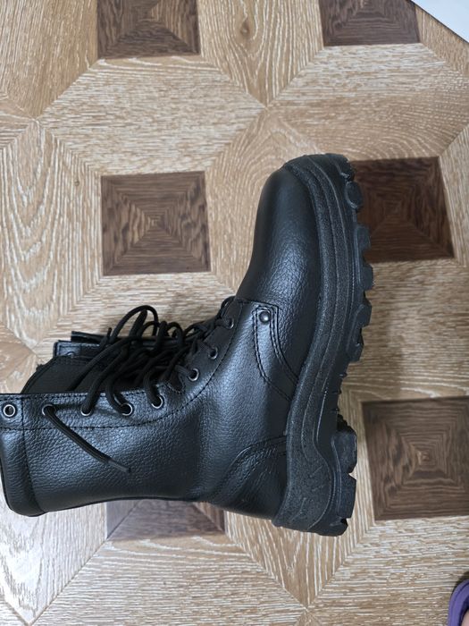 Продам зимный берцы новый