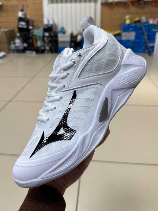 Mizuno волейбольные кроссовки новыее