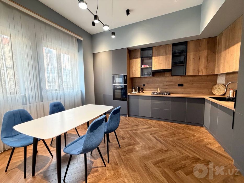Продам прекрасную 3х комнатну квартиру с мебелью и техникой!