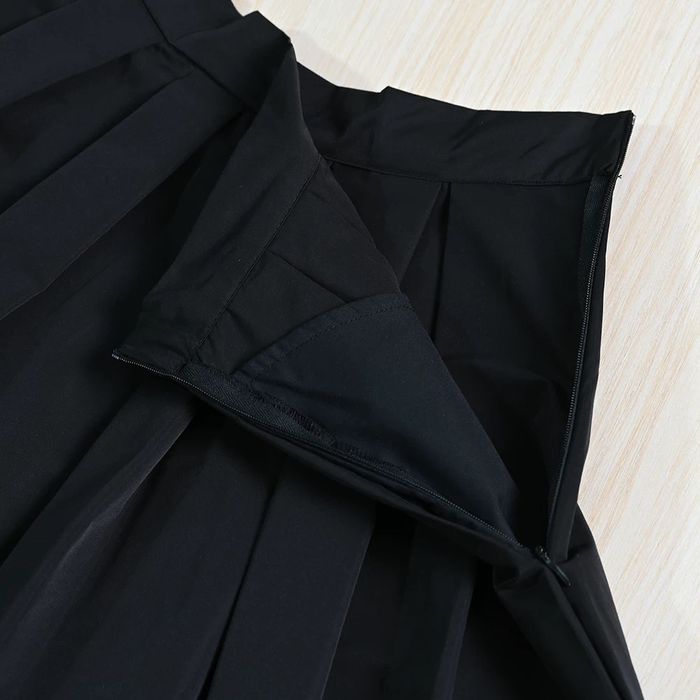 черная юбка COS.