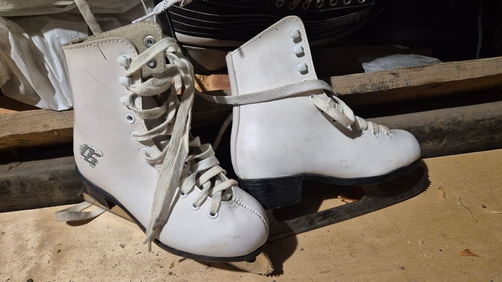 Коньки для девочки 31 р-р