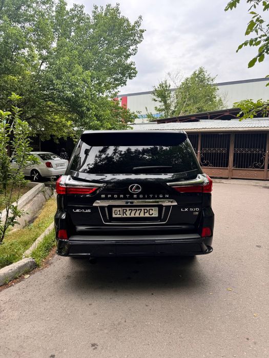 Lexus LX 570 Sport + 2011/12
