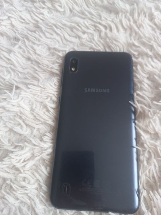 Продам телефон самсунг а10 в идеале