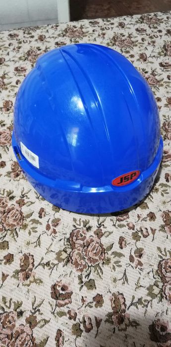 Предпазни каски нови