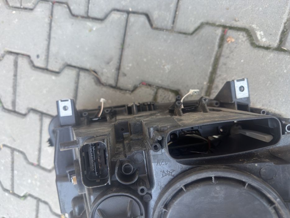 Far Bmw F10 Bixenon Stanga