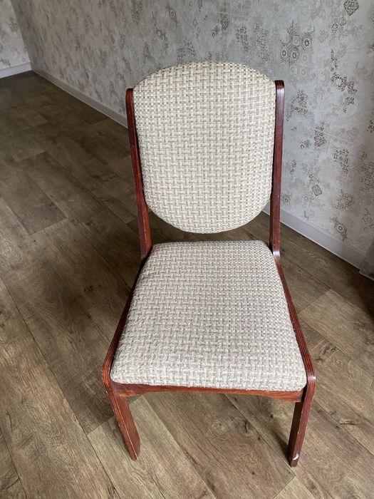 Продаю стулья (4шт)