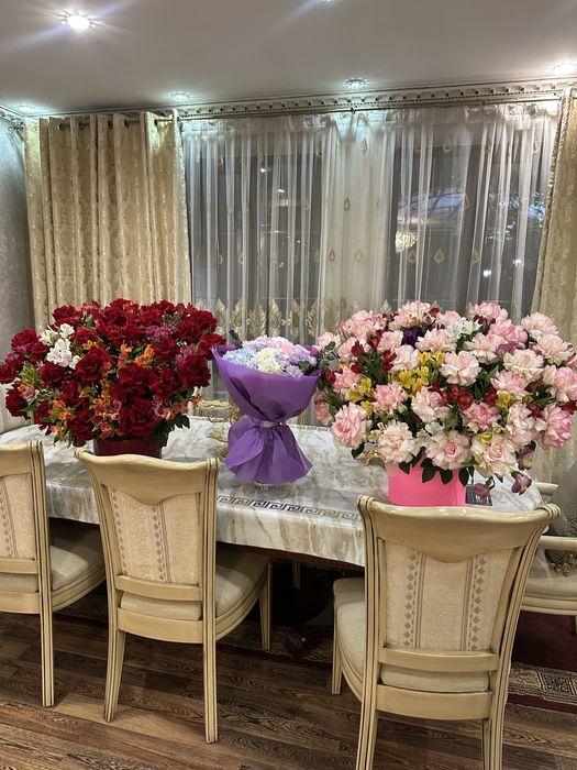 Букеты цветов свежие