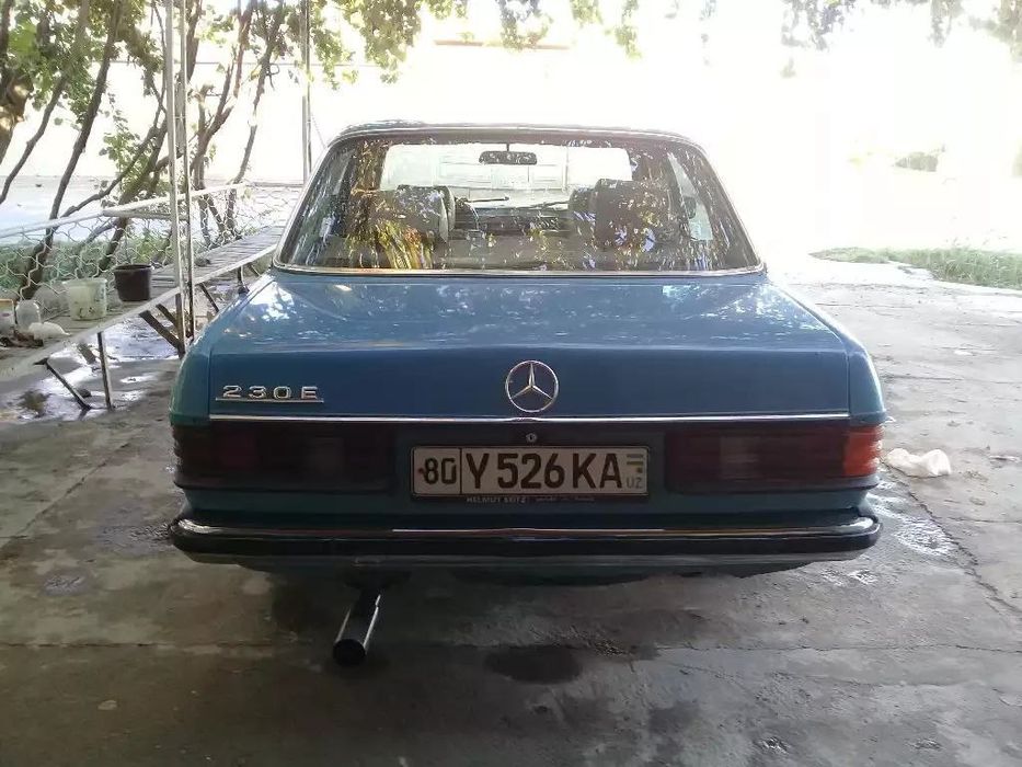 Сотилади Мерседес Бенс w123- 230 E