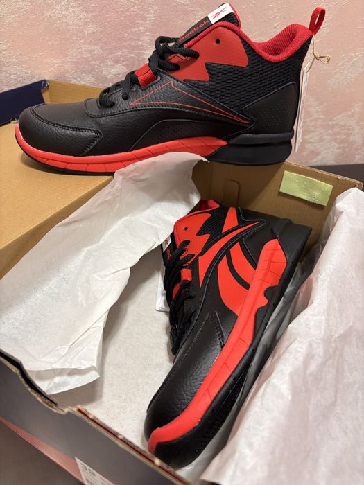 Reebok кецове – червено и черно