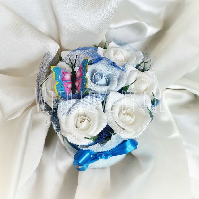 Продавам цветя от креп хартия