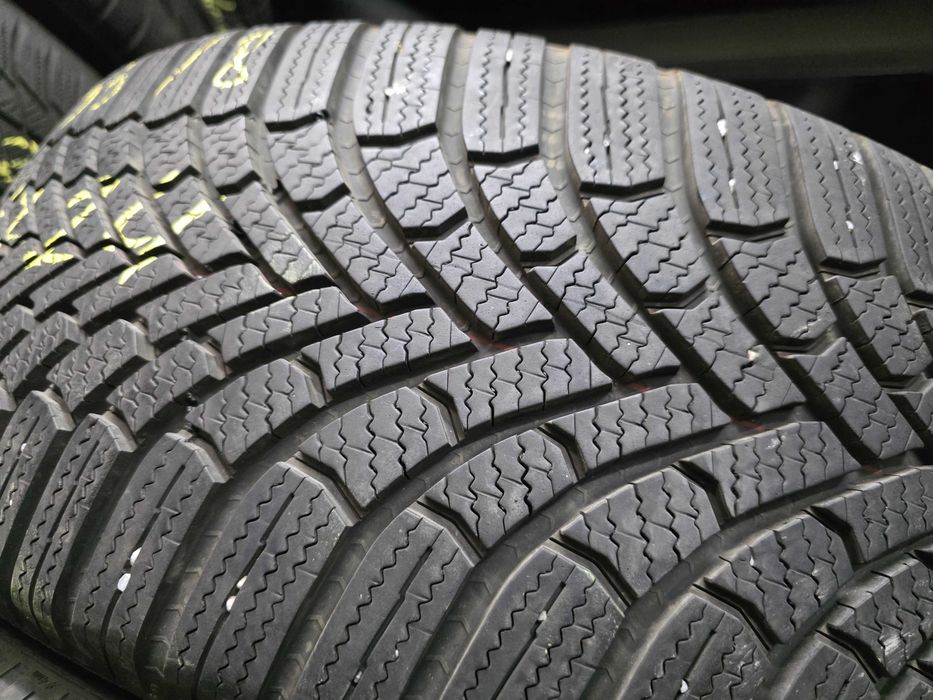 2бр Зимни гуми 225 55 18 - Bridgestone - DOT 2024