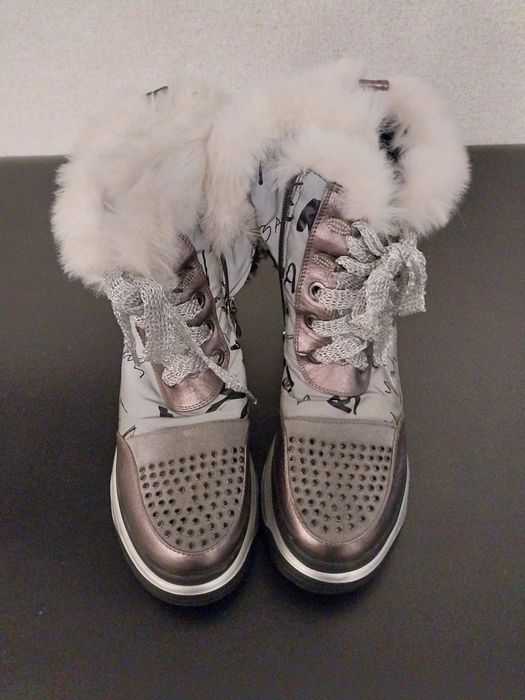 Продам сапожки на девочку