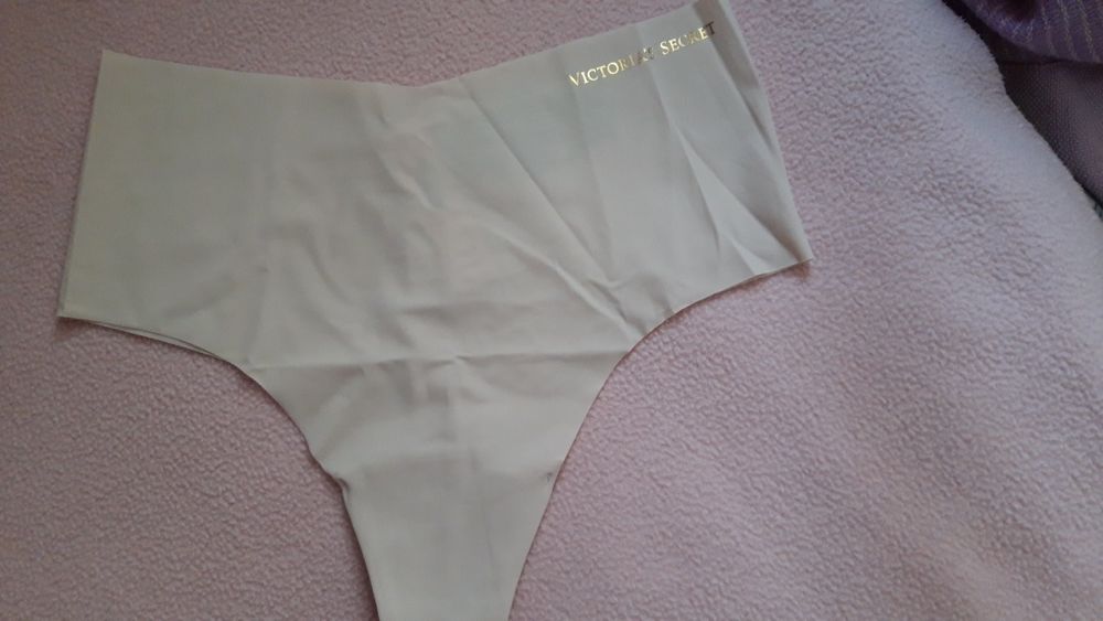 Оригинално безшевно бельо на Victoria's secret