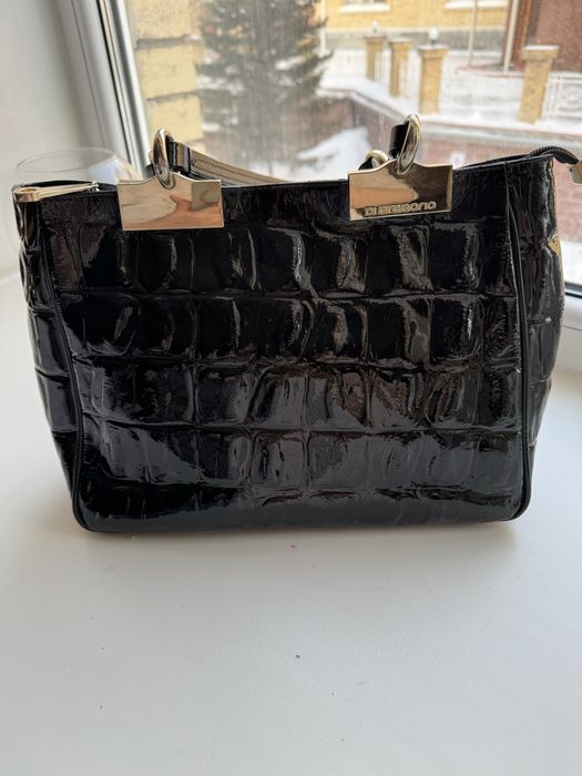 Сумка  лакированная. Италия