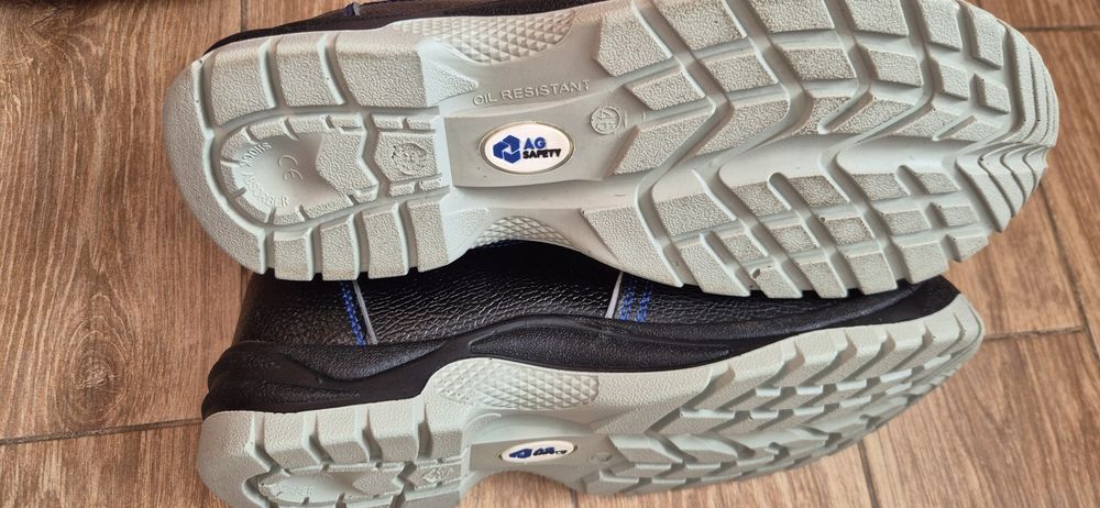 Продаю рабочие ботинки