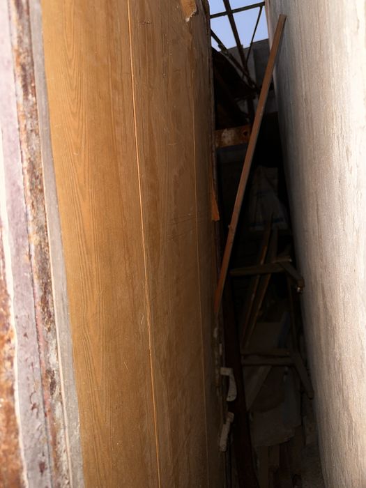 Продается  двери одна железная др дсп