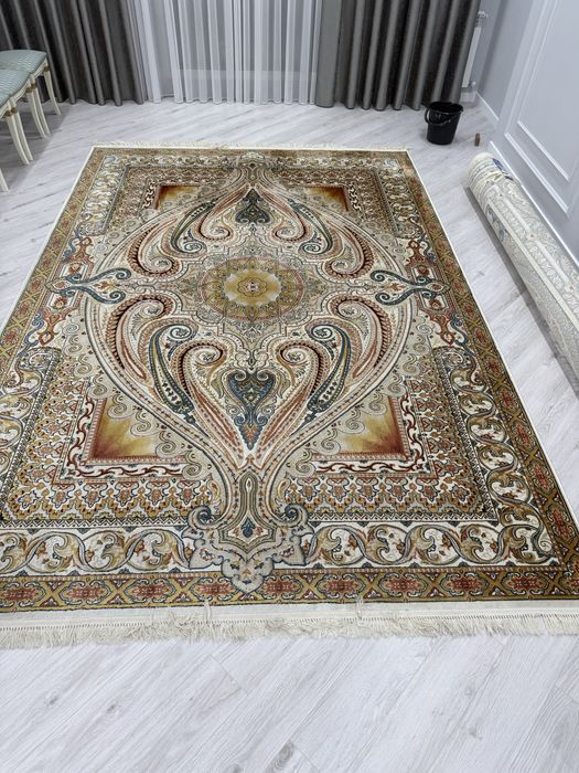 Продам ковер шелковый