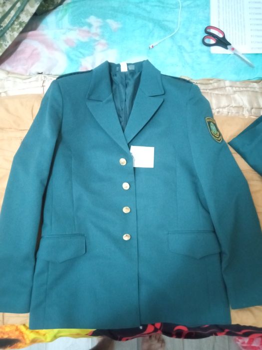 Продам костюм парадный