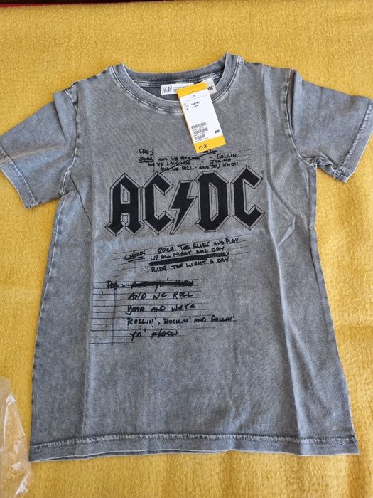 Тениска AC/DC Чисто нова H&M р-р 134-140 см.