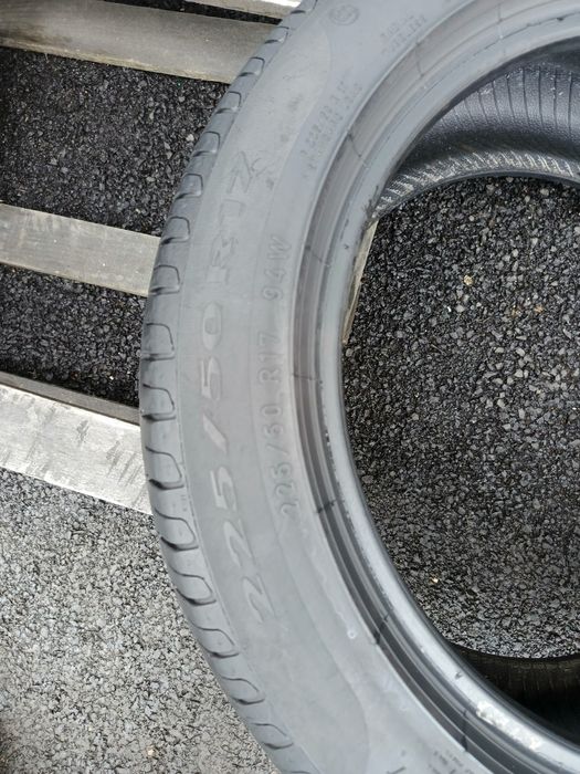 225.50.17 Pirelli Vara Second-hand