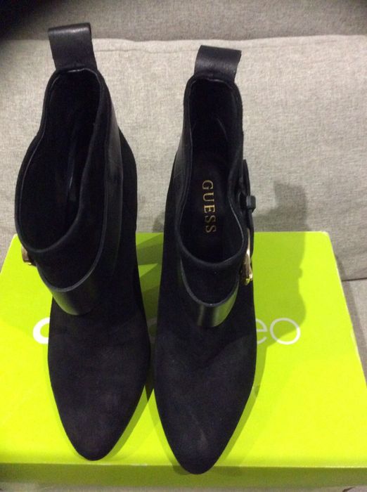 Къси дамски боти Guess