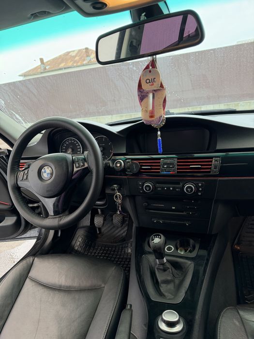 BMW E90 2.0D – Trapă, Manual