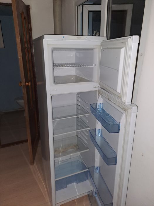 Морозильник работает отлично.