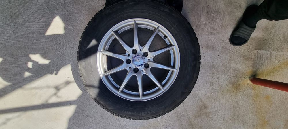 Jante Mercedes w166 ML/GLE 235/65/R17, anvelope Nokian snowproof,DOT 2023