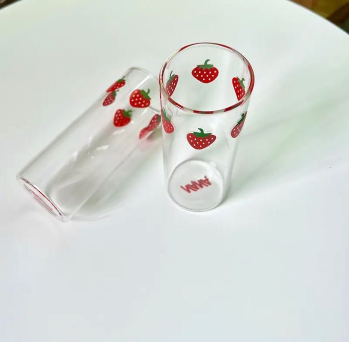 Термостойкий стакан с трубочкой