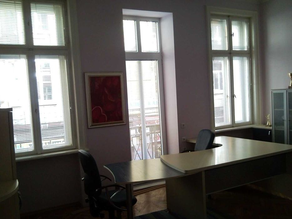 Продава се Тристаен апартамент в София, Център - 120 кв.м за 3741 €/кв.м - Снимка #3