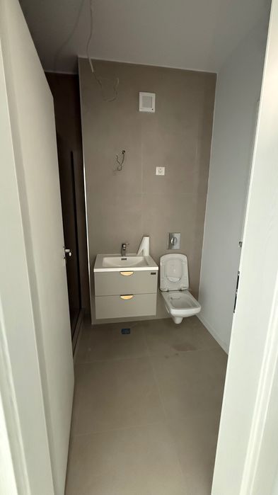Inchiriez 2 camere Mrs Gradiniile Ploiesti / parter ideal firma birouri societate  3 locuri parcare