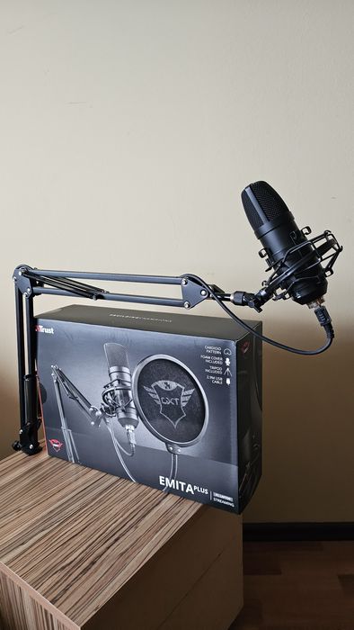 Microfon Trust Emită Plus GXT 256