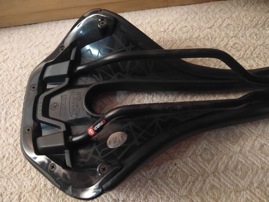 Лот вело седалки,педали за шосейни и триатлон.Selle italia,Specialized