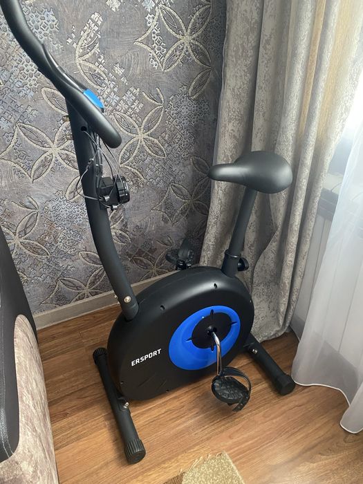 Велотренажер почти новый