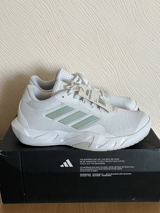Кроссовки Adidas, оригинал, 39р.