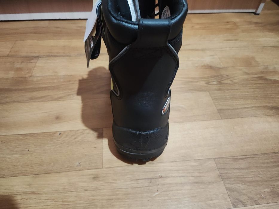 Продам Спец. Ботинки  BAFFIN 44р. Оригинал .