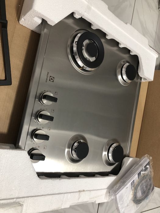 Plita pe gaz electrolux
