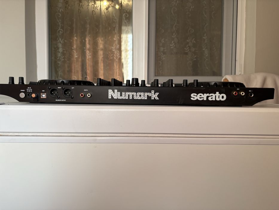 Consola Dj Numark ns4fx