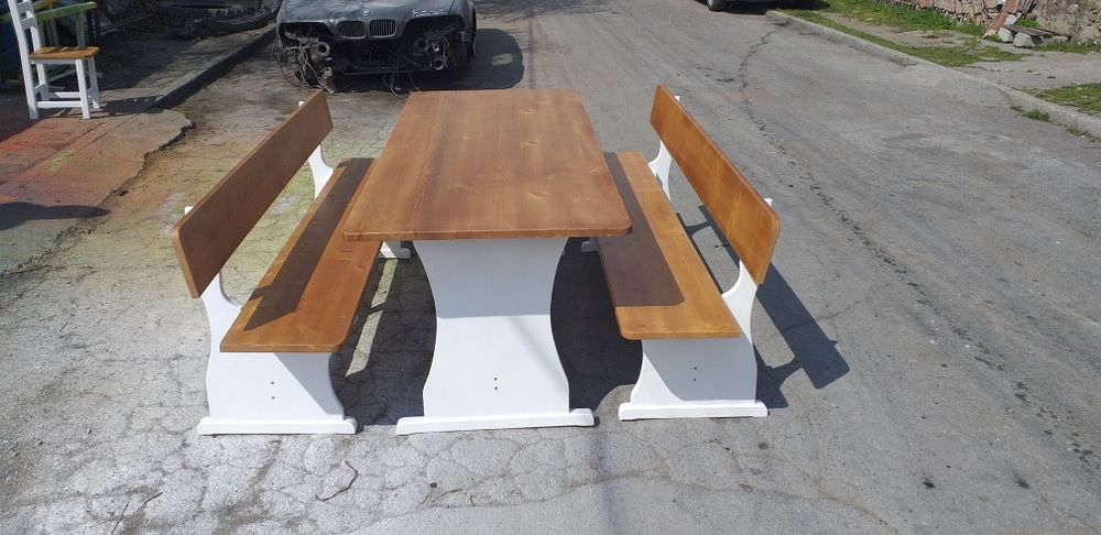 Баварски маси и пейки