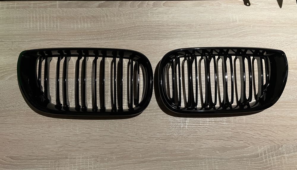 Черни гланцови бъбреци за BMW E46 седан - комби фейслифт