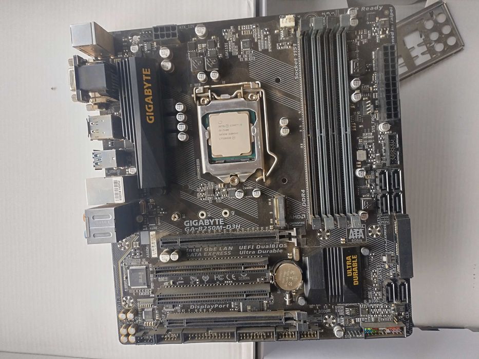 Kit CPU i5 7400 + mb Gigabyte GA-B250M-D3H + 2x8gb RAM DDR4 2400mhz
