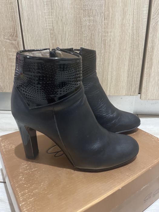 Botine cu toc marime 38- 24 cm