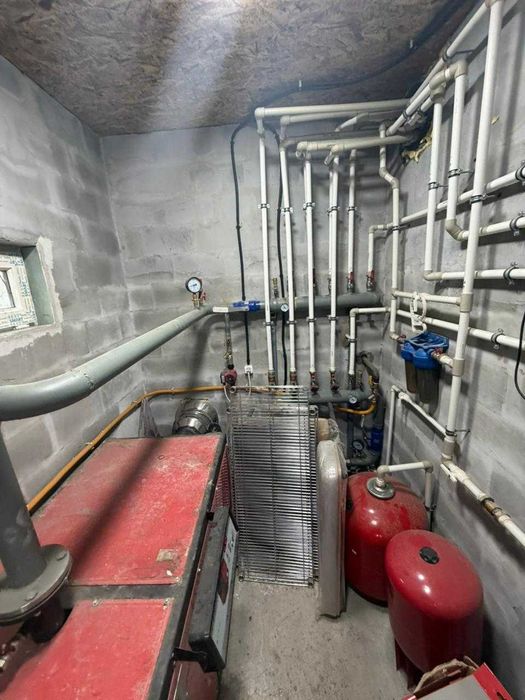 Котельная газовая для отопления продам.