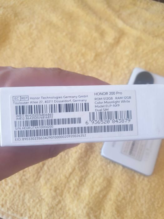 Honor 200 pro moonlight White