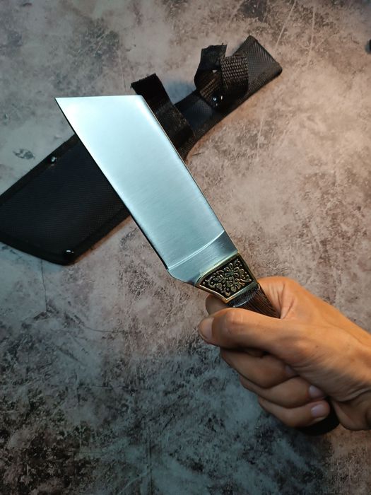 Масивен нож-сатър