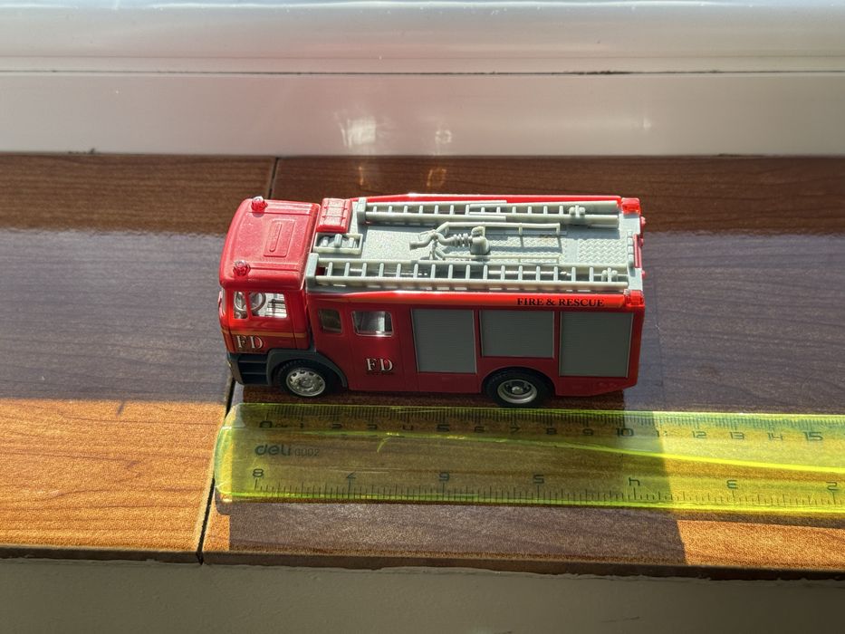 Machete metalice 1/32