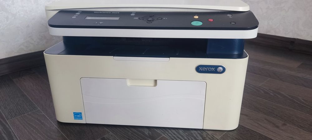 Продам принтер 3в1 МФУ